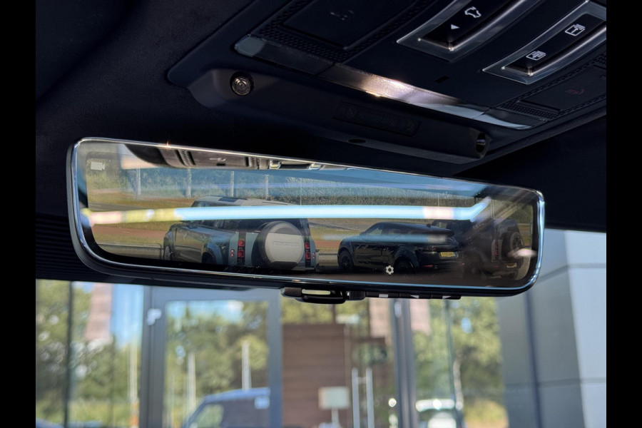 Land Rover Defender 110 P300e 110 Sedona Edition