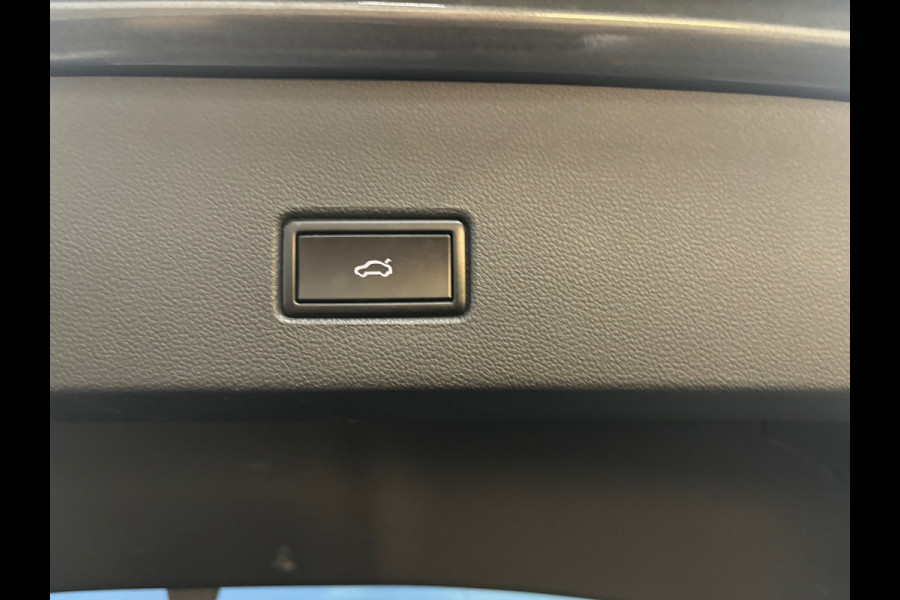 Volkswagen T-Roc 1.0 TSI Style Business Navi | Clima | Cruise | PDC | Trekhaak