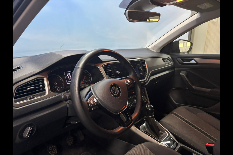 Volkswagen T-Roc 1.0 TSI Style Business Navi | Clima | Cruise | PDC | Trekhaak
