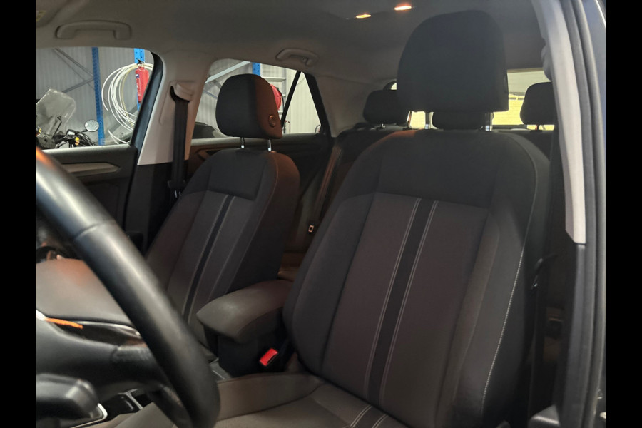 Volkswagen T-Roc 1.0 TSI Style Business Navi | Clima | Cruise | PDC | Trekhaak