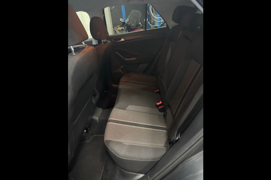 Volkswagen T-Roc 1.0 TSI Style Business Navi | Clima | Cruise | PDC | Trekhaak