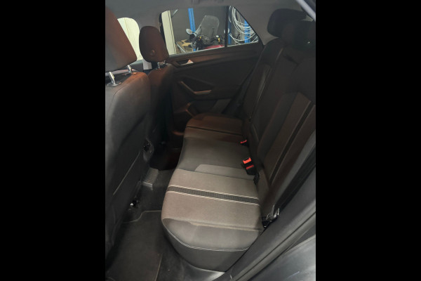 Volkswagen T-Roc 1.0 TSI Style Business Navi | Clima | Cruise | PDC | Trekhaak