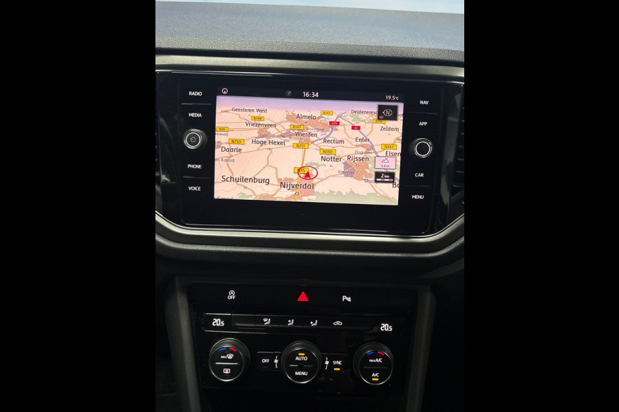 Volkswagen T-Roc 1.0 TSI Style Business Navi | Clima | Cruise | PDC | Trekhaak