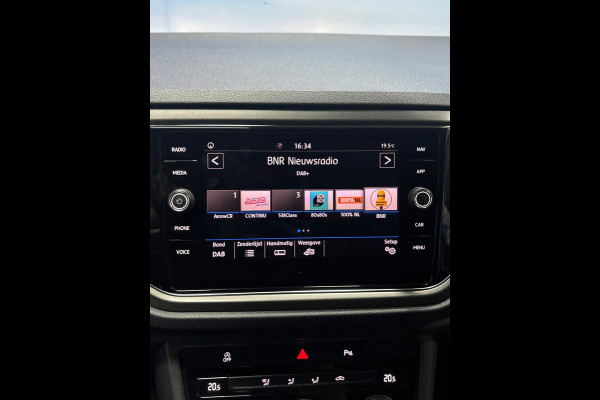 Volkswagen T-Roc 1.0 TSI Style Business Navi | Clima | Cruise | PDC | Trekhaak