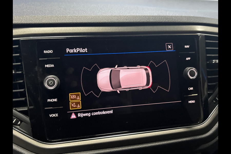 Volkswagen T-Roc 1.0 TSI Style Business Navi | Clima | Cruise | PDC | Trekhaak