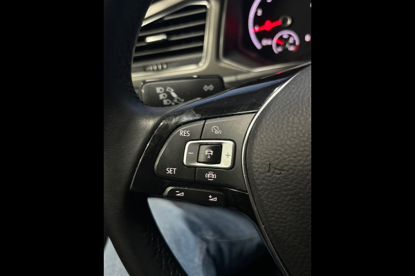 Volkswagen T-Roc 1.0 TSI Style Business Navi | Clima | Cruise | PDC | Trekhaak