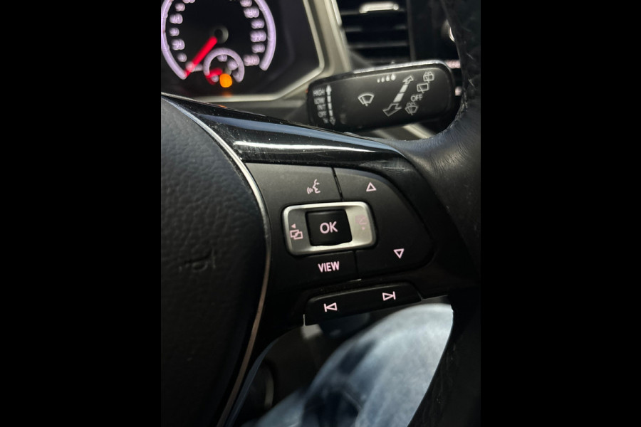 Volkswagen T-Roc 1.0 TSI Style Business Navi | Clima | Cruise | PDC | Trekhaak