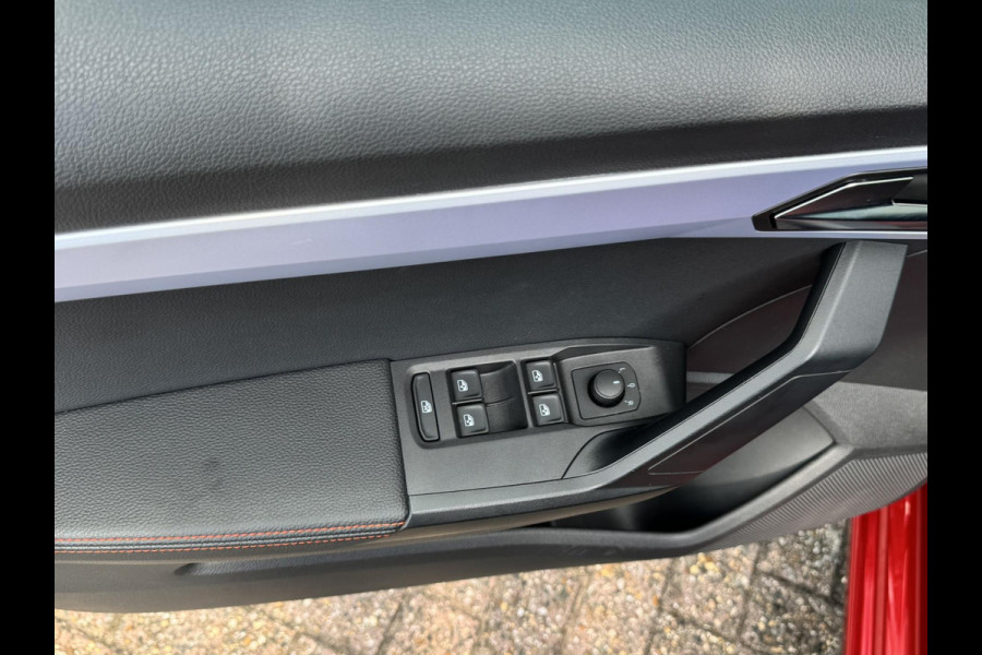 Seat Ibiza 1.0 EcoTSI FR Business Connect Climate control Adaptive cruise Navigatie Apple / Android DAB Digitaal dashboard