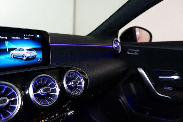 Mercedes-Benz A-Klasse 180 Business Solution AMG 136PK | Pano | Sfeer | Stoplichtweergave | Carplay | Garantie