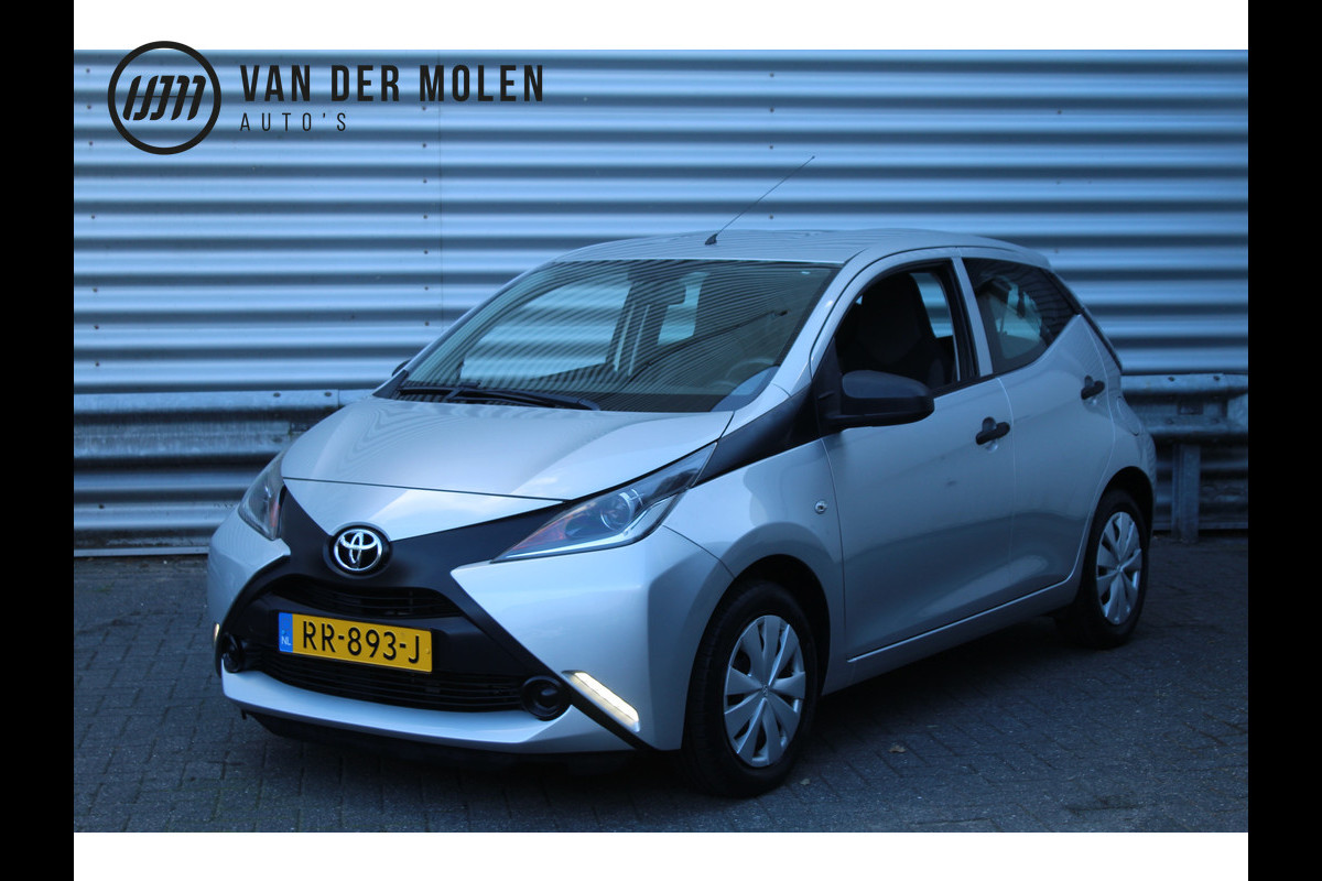 Toyota Aygo 1.0 VVT-i 70pk x-fun NL-Auto NAP 16321km Airco CPV El. Ramen LED 1e Eigenaar Toyota Aygo 1.0 VVT-i 70pk x-fun NL-Auto NAP 16321km Airco CPV El. Ramen LED 1e Eigenaar
