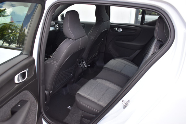 Volvo XC40 B4 211PK Automaat Plus Dark | Trekhaak | ACC | H&K | Blis | Stoel-Stuur Verwarming