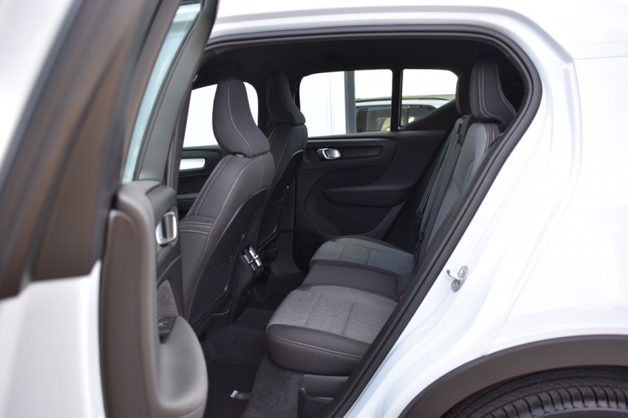 Volvo XC40 B4 211PK Automaat Plus Dark | Trekhaak | ACC | H&K | Blis | Stoel-Stuur Verwarming