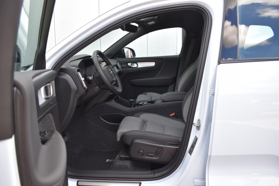 Volvo XC40 B4 211PK Automaat Plus Dark | Trekhaak | ACC | H&K | Blis | Stoel-Stuur Verwarming