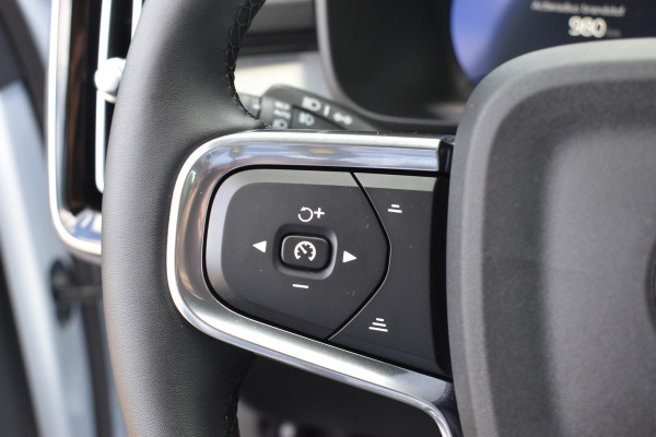 Volvo XC40 B4 211PK Automaat Plus Dark | Trekhaak | ACC | H&K | Blis | Stoel-Stuur Verwarming