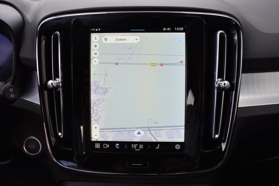 Volvo XC40 B4 211PK Automaat Plus Dark | Trekhaak | ACC | H&K | Blis | Stoel-Stuur Verwarming
