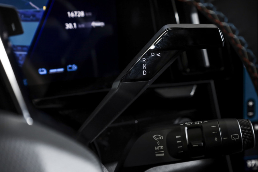 Renault Austral 1.2 E-Tech full hybrid 200 techno esprit Alpine | Dig. Cockpit | Adapt. Cruise | Stoel-+Voorruitverw. | PDC | Camera | NAV + App. Connect | ECC | DAB | LM 20" | 7675