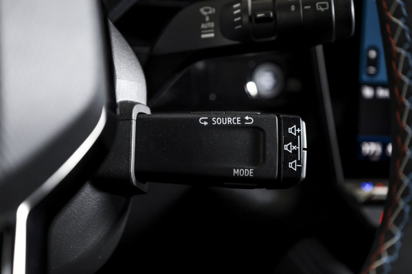 Renault Austral 1.2 E-Tech full hybrid 200 techno esprit Alpine | Dig. Cockpit | Adapt. Cruise | Stoel-+Voorruitverw. | PDC | Camera | NAV + App. Connect | ECC | DAB | LM 20" | 7675