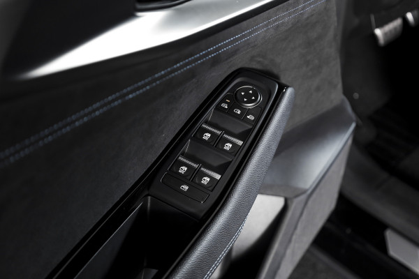 Renault Austral 1.2 E-Tech full hybrid 200 techno esprit Alpine | Dig. Cockpit | Adapt. Cruise | Stoel-+Voorruitverw. | PDC | Camera | NAV + App. Connect | ECC | DAB | LM 20" | 7675