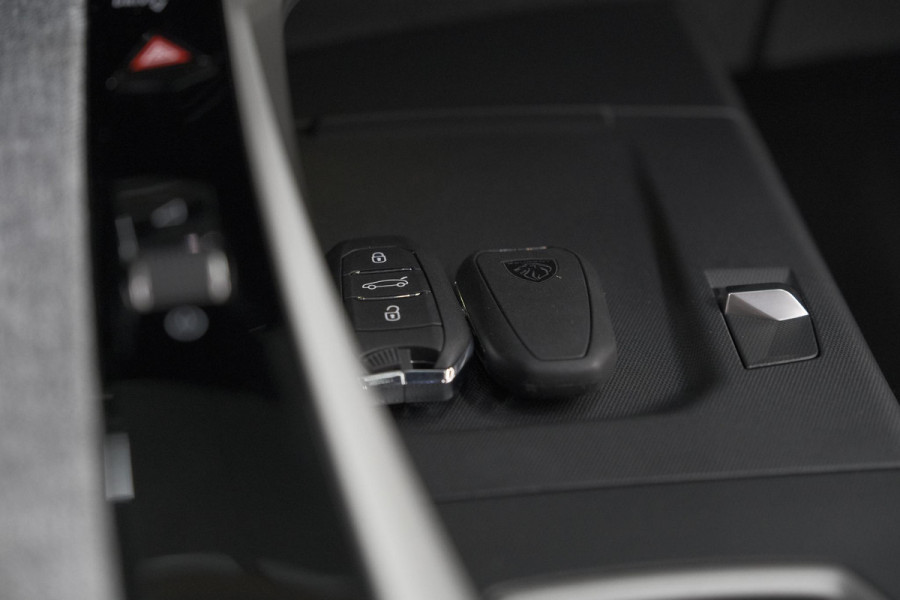 Peugeot 3008 Hybrid 136 e-DSC6 GT | Camera | Adaptieve Cruise Control | Elektronische Kofferklep | Stoelverwarming | Apple Carplay
