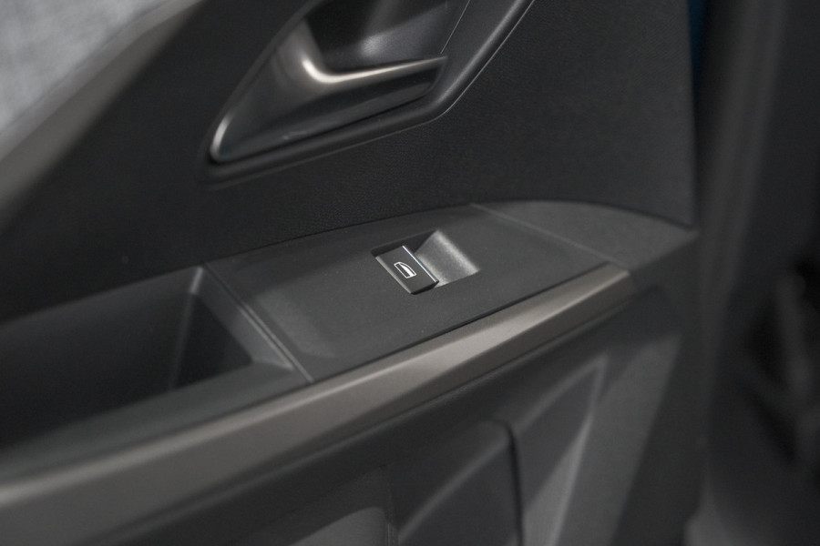 Peugeot 3008 Hybrid 136 e-DSC6 GT | Camera | Adaptieve Cruise Control | Elektronische Kofferklep | Stoelverwarming | Apple Carplay