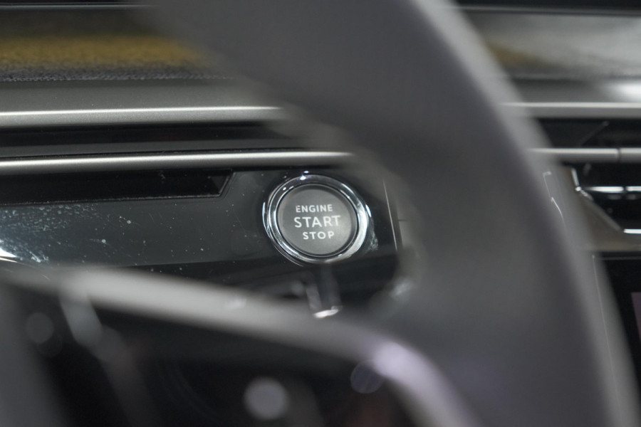 Peugeot 3008 Hybrid 136 e-DSC6 GT | Camera | Adaptieve Cruise Control | Elektronische Kofferklep | Stoelverwarming | Apple Carplay