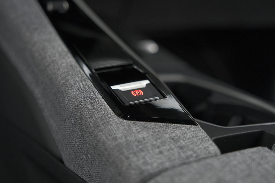 Peugeot 3008 Hybrid 136 e-DSC6 GT | Camera | Adaptieve Cruise Control | Elektronische Kofferklep | Stoelverwarming | Apple Carplay