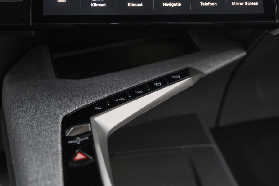 Peugeot 3008 Hybrid 136 e-DSC6 GT | Camera | Adaptieve Cruise Control | Elektronische Kofferklep | Stoelverwarming | Apple Carplay
