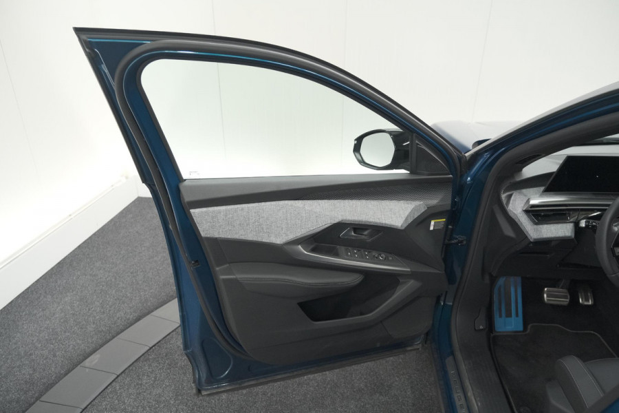 Peugeot 3008 Hybrid 136 e-DSC6 GT | Camera | Adaptieve Cruise Control | Elektronische Kofferklep | Stoelverwarming | Apple Carplay