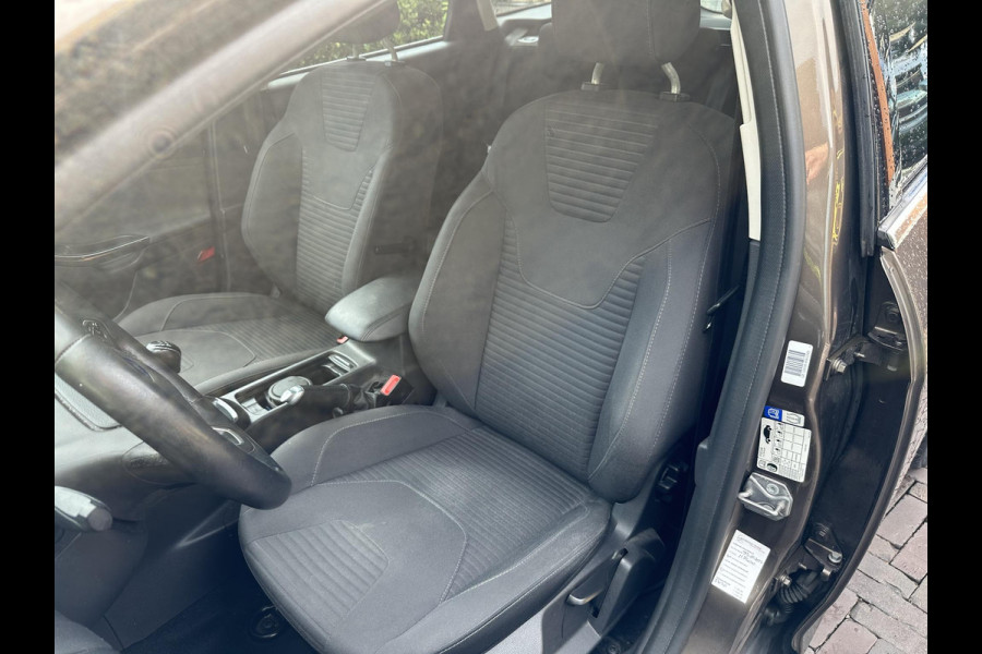 Ford FOCUS Wagon 1.0 Titanium Keyless Cruise Control Stoelverw. Navi PDC 16''LM