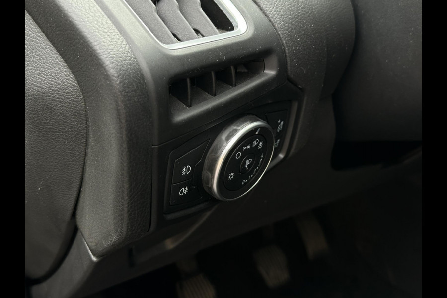 Ford FOCUS Wagon 1.0 Titanium Keyless Cruise Control Stoelverw. Navi PDC 16''LM