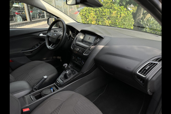 Ford FOCUS Wagon 1.0 Titanium Keyless Cruise Control Stoelverw. Navi PDC 16''LM