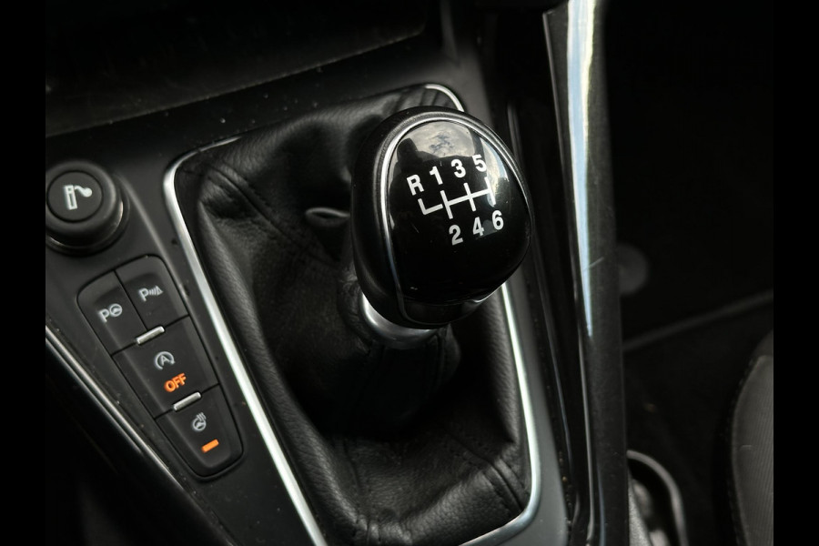 Ford FOCUS Wagon 1.0 Titanium Keyless Cruise Control Stoelverw. Navi PDC 16''LM