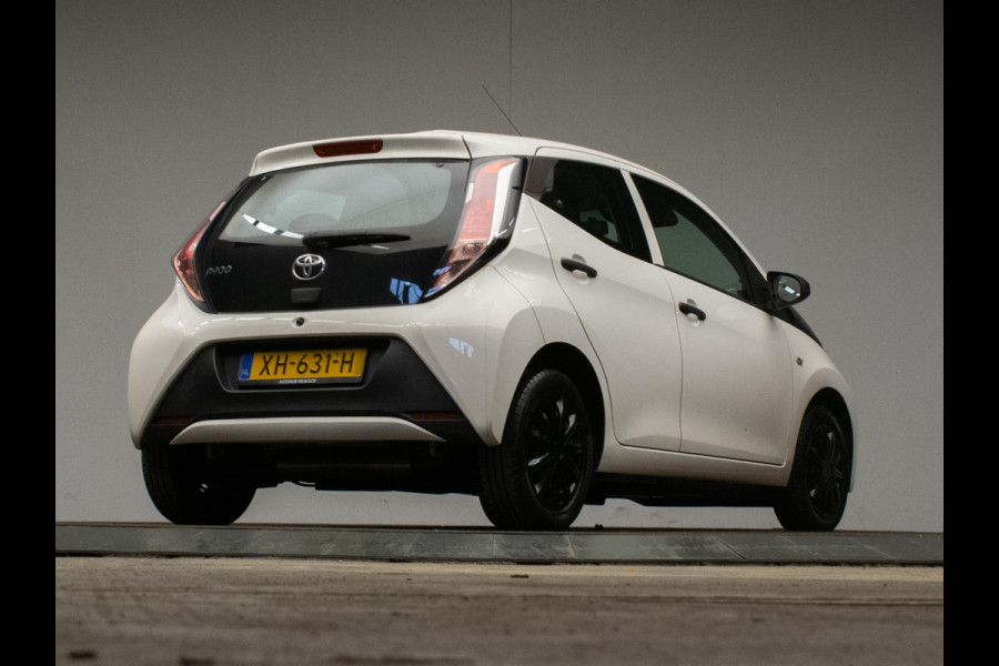 Toyota Aygo 1.0 VVT-i x-fun Sport (AIRCO,BLUETOOTH,CRUISE,LED,SPORTSTOELEN,NIEUWE APK,NETTE STAAT)