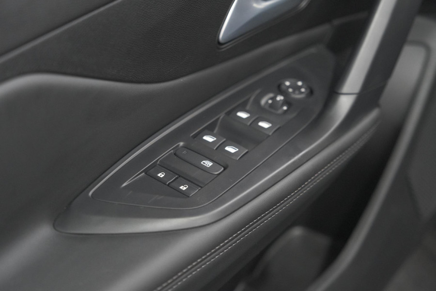 Peugeot 408 1.2 Hybrid 136 e-DSC6 Allure | 360 Camera | Navigatie | Parkeersensoren | Apple Carplay