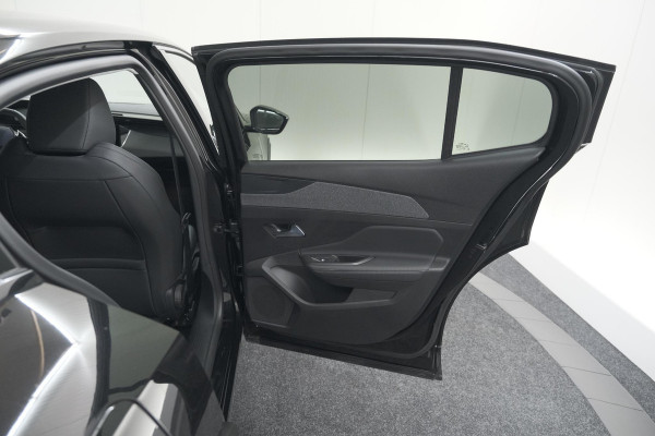 Peugeot 408 1.2 Hybrid 136 e-DSC6 Allure | 360 Camera | Navigatie | Parkeersensoren | Apple Carplay