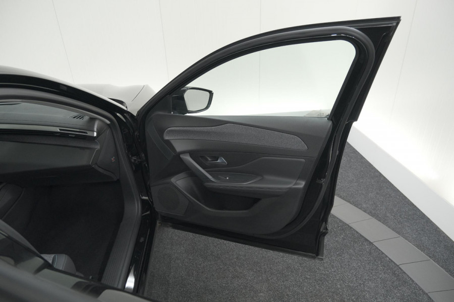 Peugeot 408 1.2 Hybrid 136 e-DSC6 Allure | 360 Camera | Navigatie | Parkeersensoren | Apple Carplay