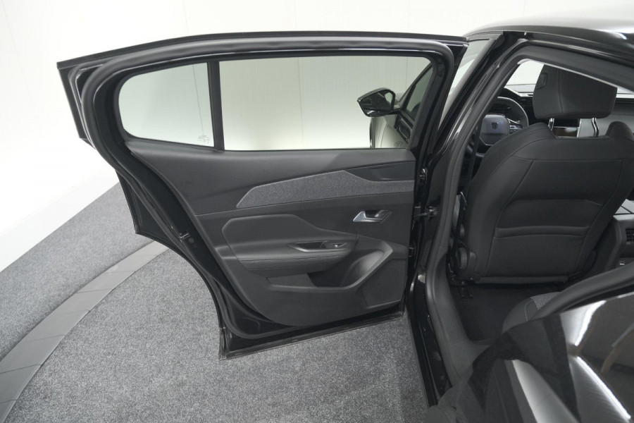 Peugeot 408 1.2 Hybrid 136 e-DSC6 Allure | 360 Camera | Navigatie | Parkeersensoren | Apple Carplay