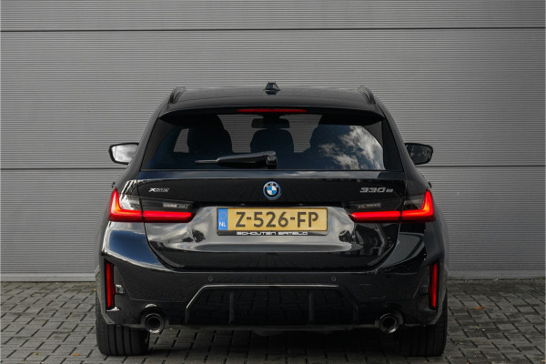 BMW 3 Serie Touring 330e xDrive M-Sport Memory Sfeerverlichting CarPlay 19"