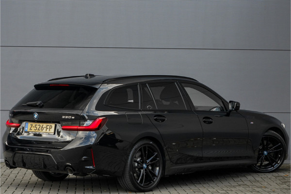 BMW 3 Serie Touring 330e xDrive M-Sport Memory Sfeerverlichting CarPlay 19"