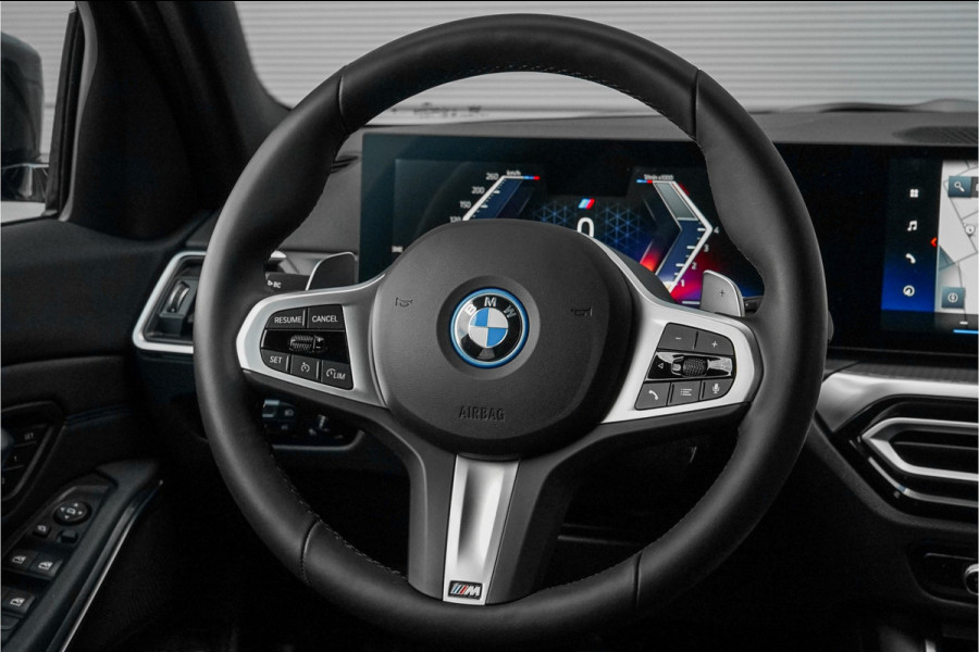 BMW 3 Serie Touring 330e xDrive M-Sport Memory Sfeerverlichting CarPlay 19"