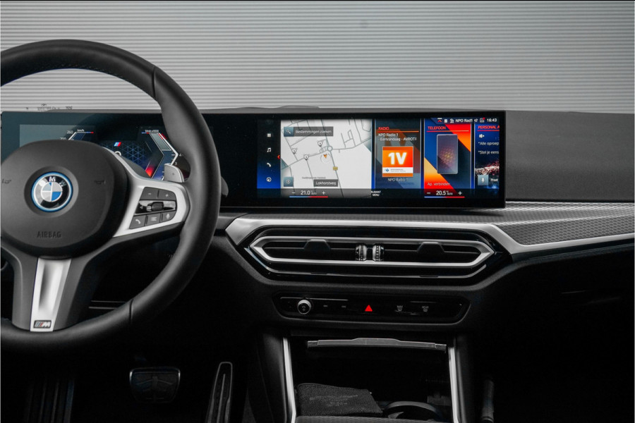 BMW 3 Serie Touring 330e xDrive M-Sport Memory Sfeerverlichting CarPlay 19"