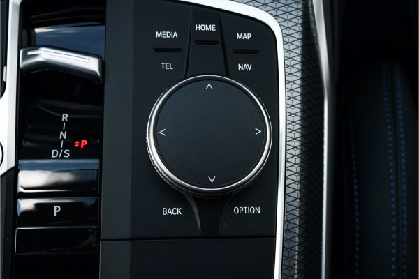 BMW 3 Serie Touring 330e xDrive M-Sport Memory Sfeerverlichting CarPlay 19"