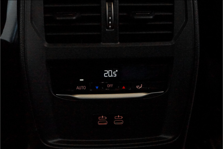 BMW 3 Serie Touring 330e xDrive M-Sport Memory Sfeerverlichting CarPlay 19"