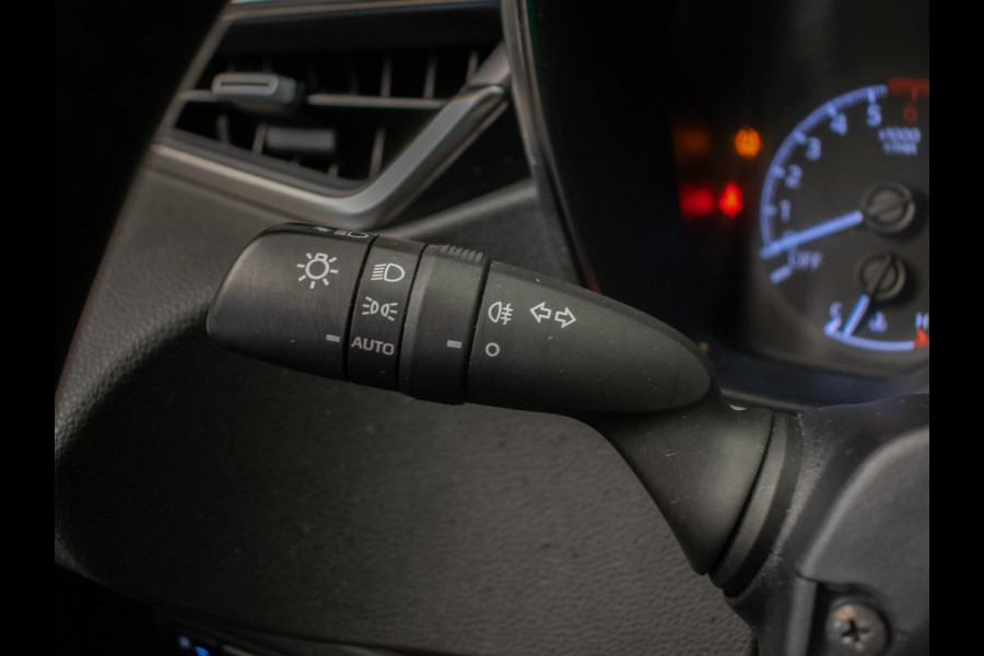 Toyota Corolla Touring Sports 1.8 Hybrid Active Sport (APPLECARPLAY,NAVI,CLIMATE,CRUISE,CAMERA,LED,KEYLESS,SPORTSTOELEN,LM VELGEN)