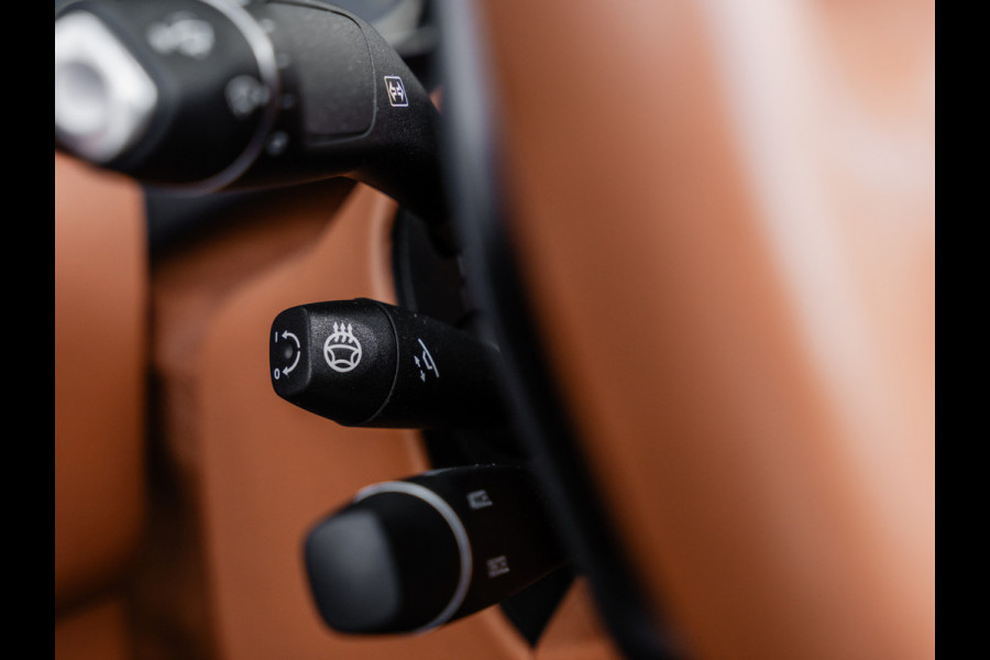 Aston Martin DB11 Volante 4.0 V8 | 360 camera's