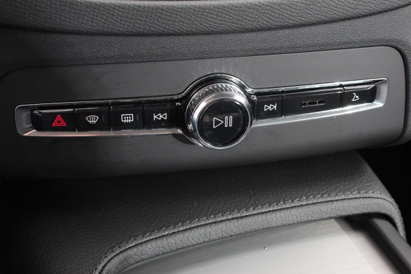 Volvo XC90 2.0 T8 Recharge AWD Inscription Expression | Navigatie | Apple Carplay/Android Auto | Parkeersensoren  | Stoel- en stuurverwarming | Adaptive Cruise Control | Virtual Cockpit | Elektrisch inklapbare trekhaak | Elektrisch verstelbare bestuurderstoel met geheugen | Inductieladen voor smartphone