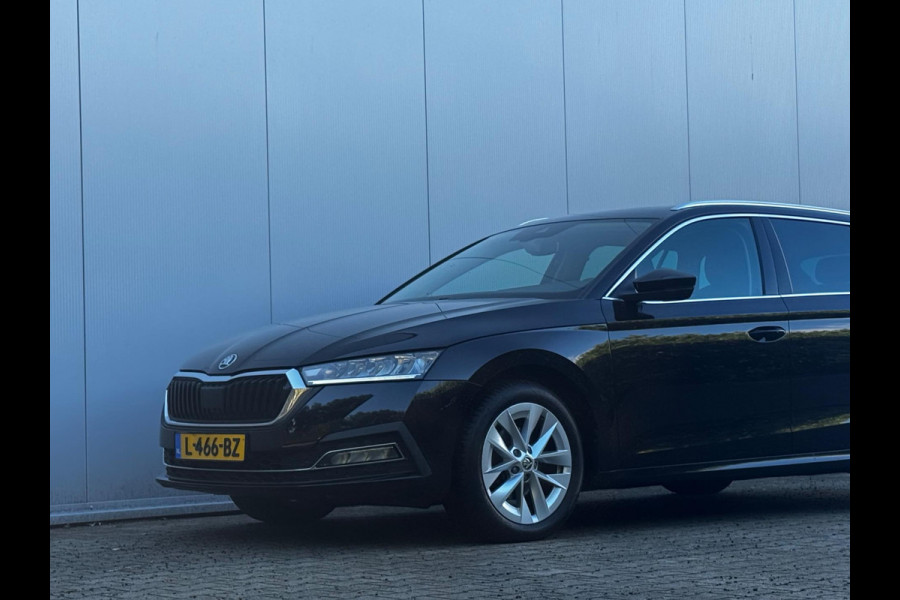 Škoda Octavia Combi 1.0 e-TSI BUSINESS EDITION TREKHAAK CARPLAY ORIGINEEL NEDERLANDS CLIMA PARKEERSENSOREN NAP