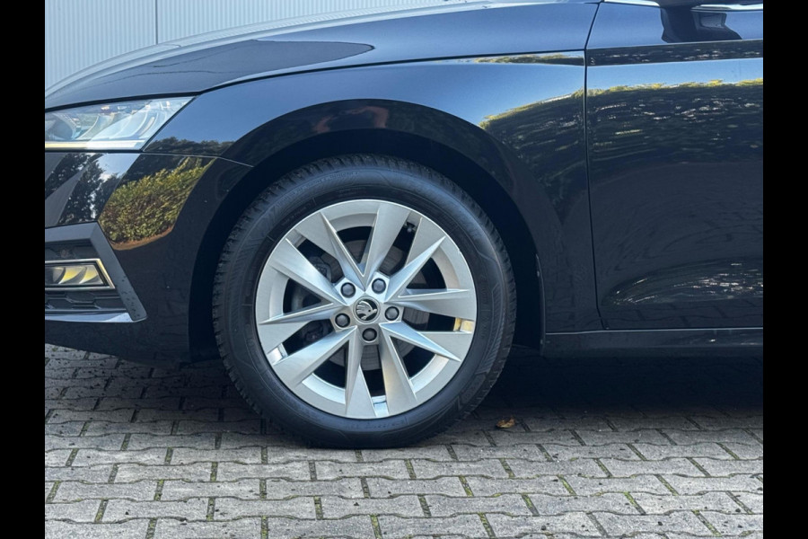 Škoda Octavia Combi 1.0 e-TSI BUSINESS EDITION TREKHAAK CARPLAY ORIGINEEL NEDERLANDS CLIMA PARKEERSENSOREN NAP