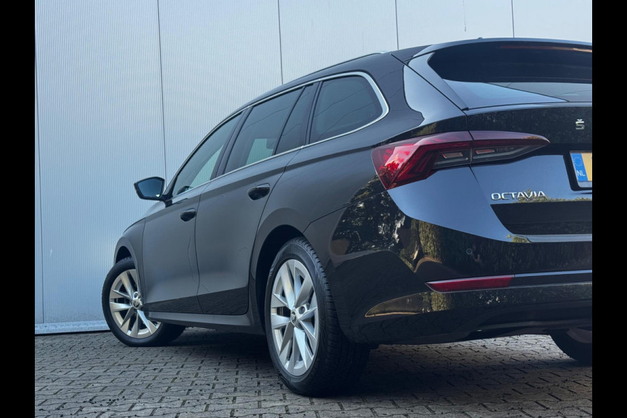 Škoda Octavia Combi 1.0 e-TSI BUSINESS EDITION TREKHAAK CARPLAY ORIGINEEL NEDERLANDS CLIMA PARKEERSENSOREN NAP