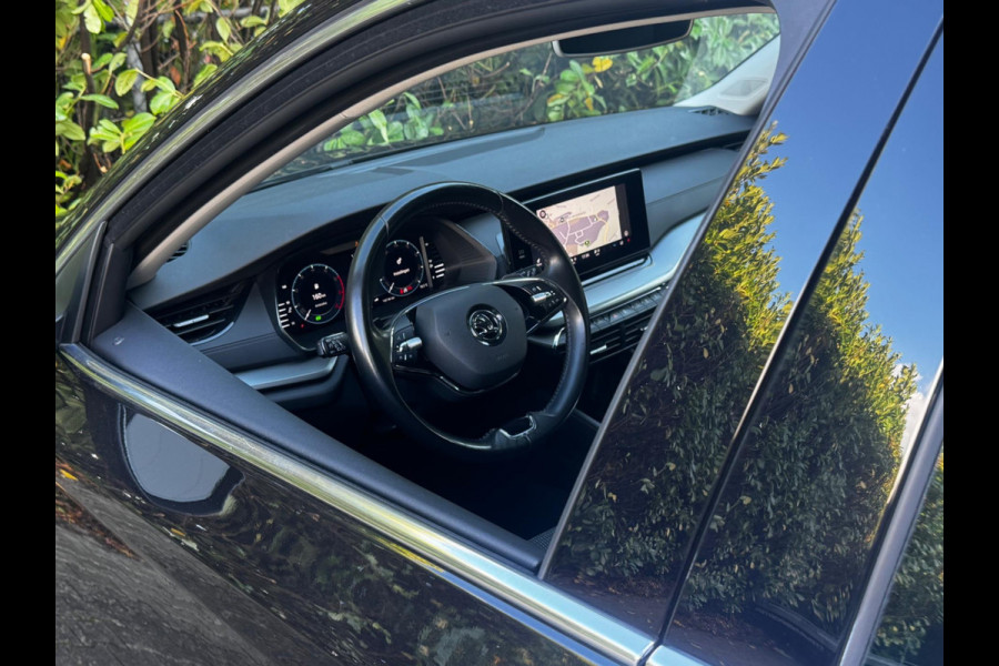Škoda Octavia Combi 1.0 e-TSI BUSINESS EDITION TREKHAAK CARPLAY ORIGINEEL NEDERLANDS CLIMA PARKEERSENSOREN NAP